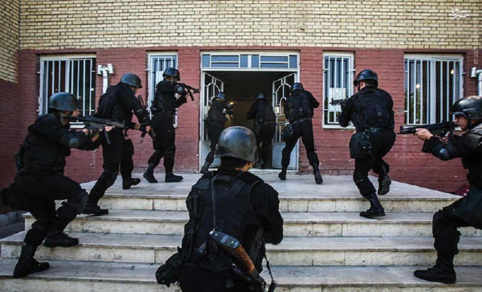 پلیس با انتشار اطلاعیه‌ای از مردم برای شناسایی تیم‌های تروریستی دشمن کمک خواست