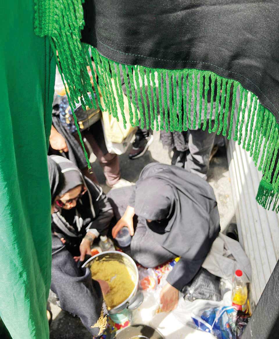 درباره حلواپزان عزاداران در بن‌بست چترچی چهارراه گلوبندک