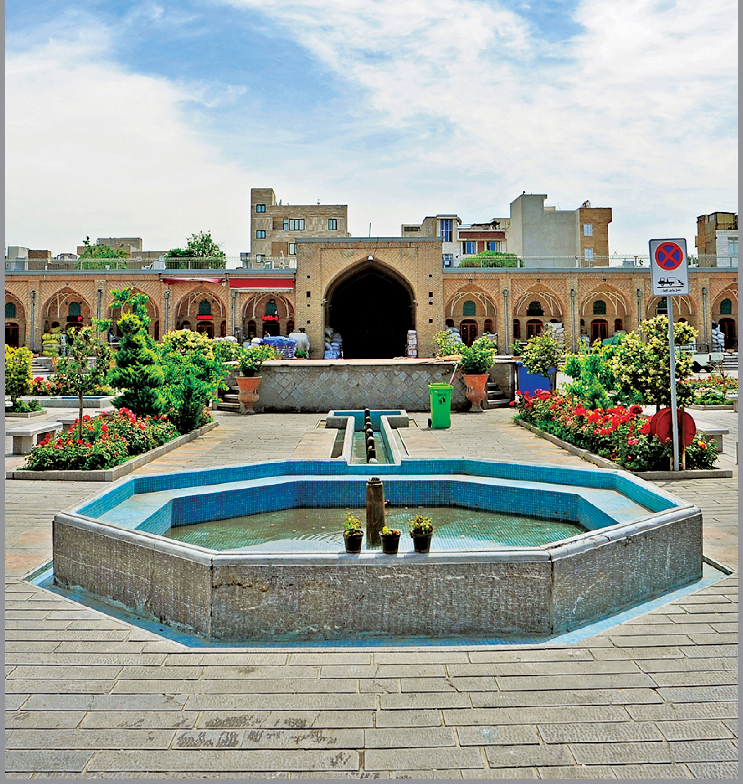 از بناهای تاریخی تا بازارهای قدیمی، ‌ محله مولوی جاذبه‌های دیدنی متعددی دارد