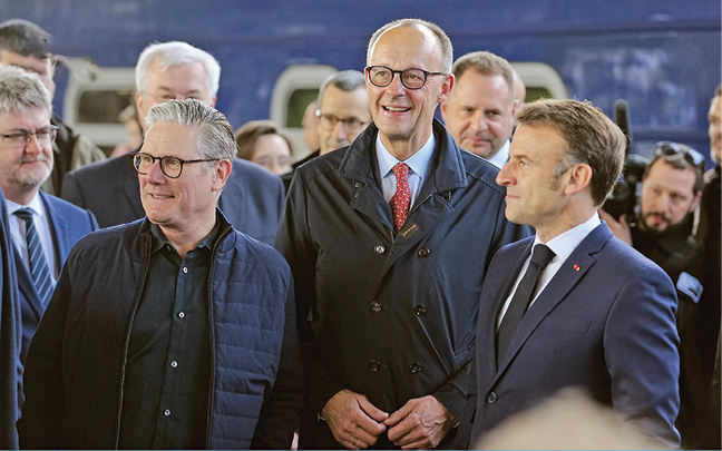 مجلس به فشارهای غرب ‌پاسخ می‌دهد