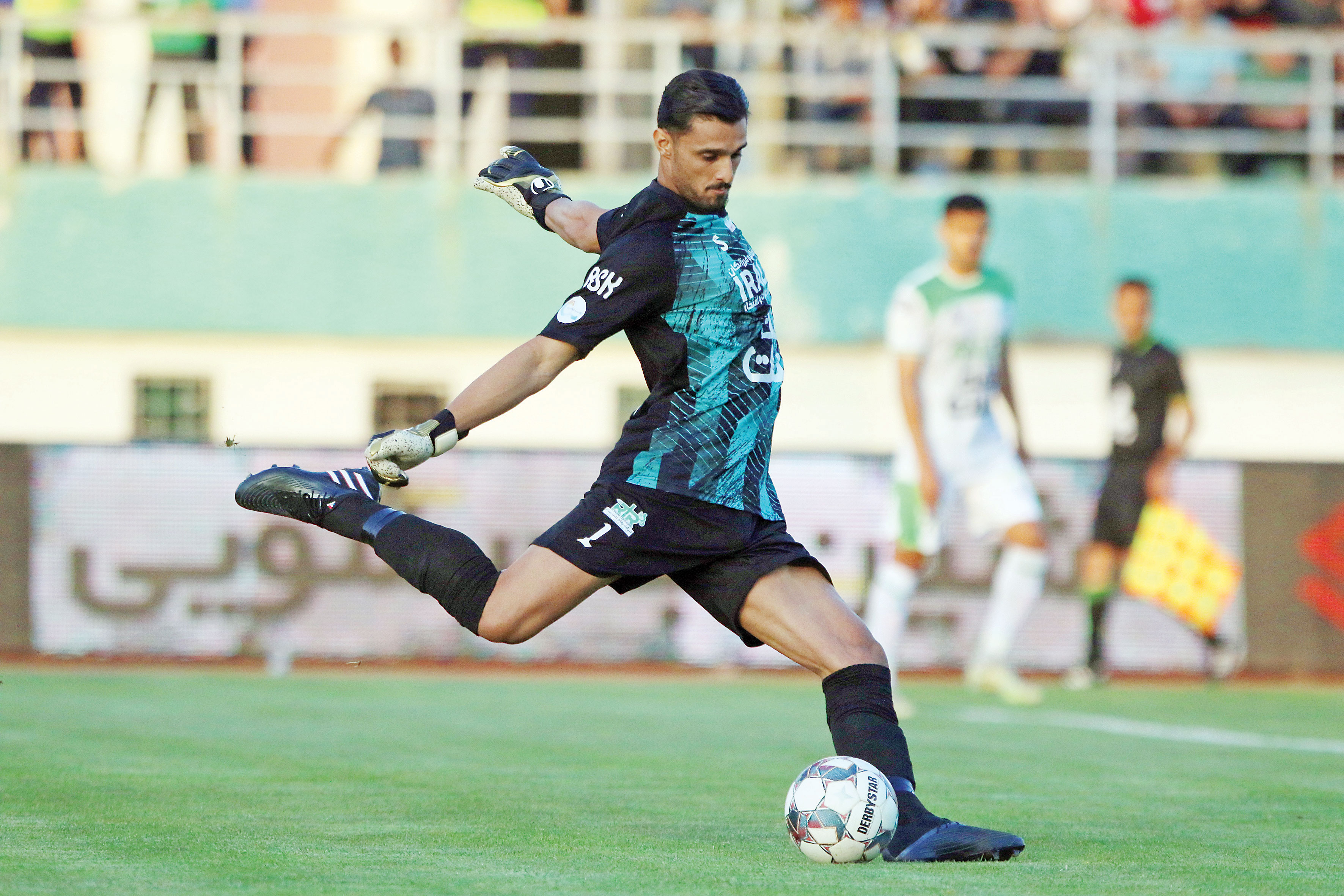 احمد گوهری که از استقلال‌خوزستان راهی پیکان شده، از شرایط بحرانی باشگاه جنوبی می‌گوید