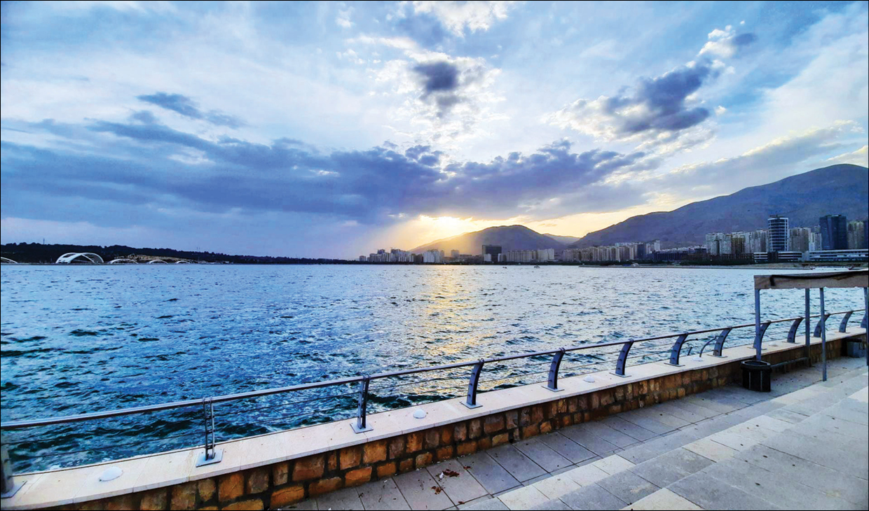 اگر فرصت رفتن به دریاچه‌های طبیعی را ندارید، نگران نباشید