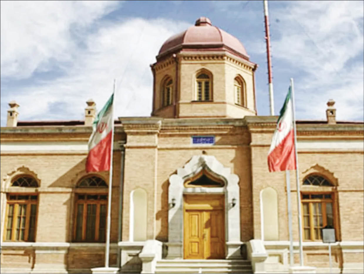 گذر زمان را در بناهای قدیمی این خیابان مشاهده کنید