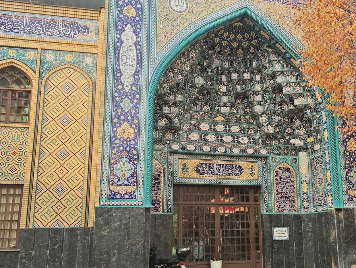 گشت و‌گذار در جاذبه‌های مذهبی که در خیابان شریعتی واقع شده‌اند