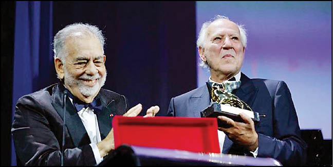 کاپولا به هرتسوگ‌شیر طلایی داد