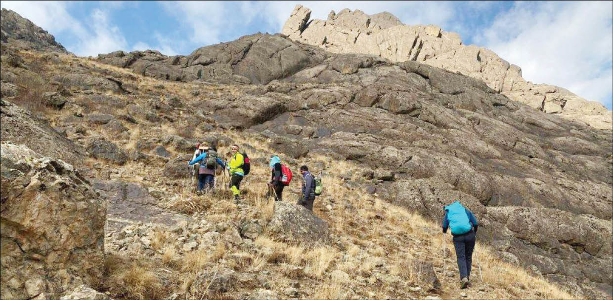 در قله‌های ارتفاعات شمال شرق تهران گردش کنید