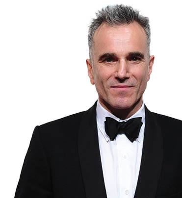 دنیل دی‌لوئیس سکوتش را شکست