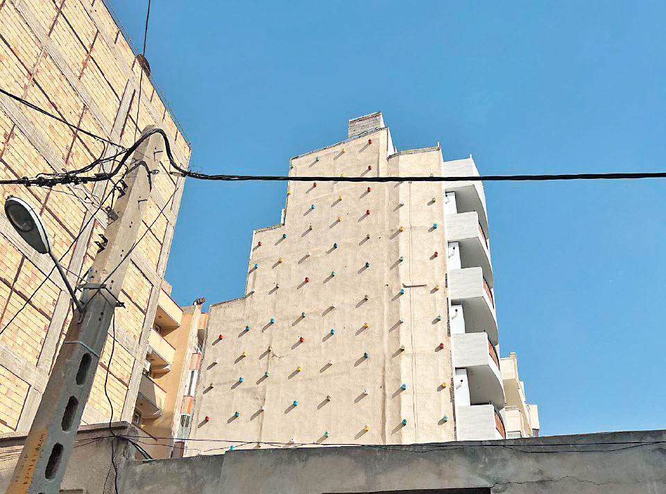 صد خانه روی دیوار