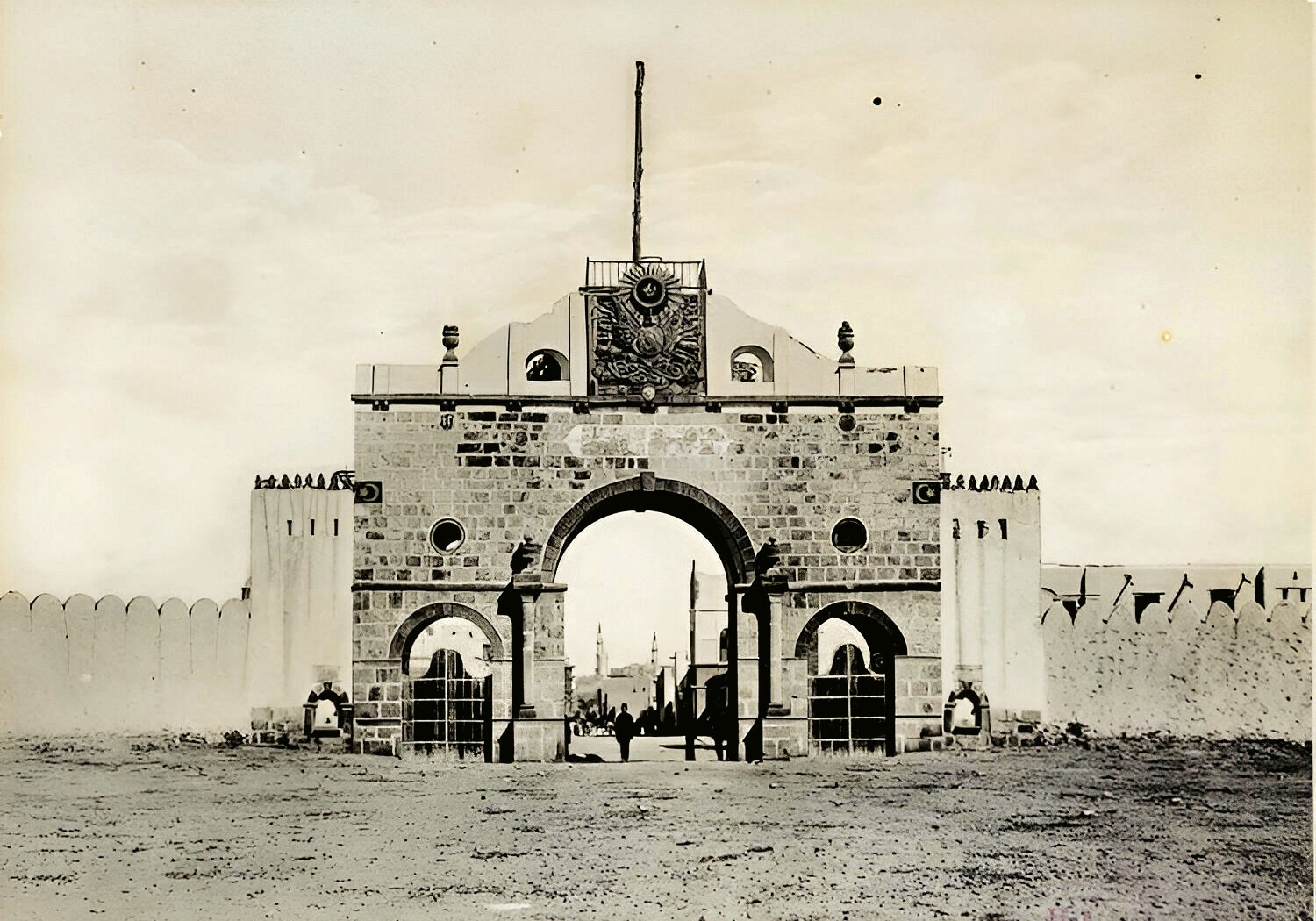 دروازه مدینه