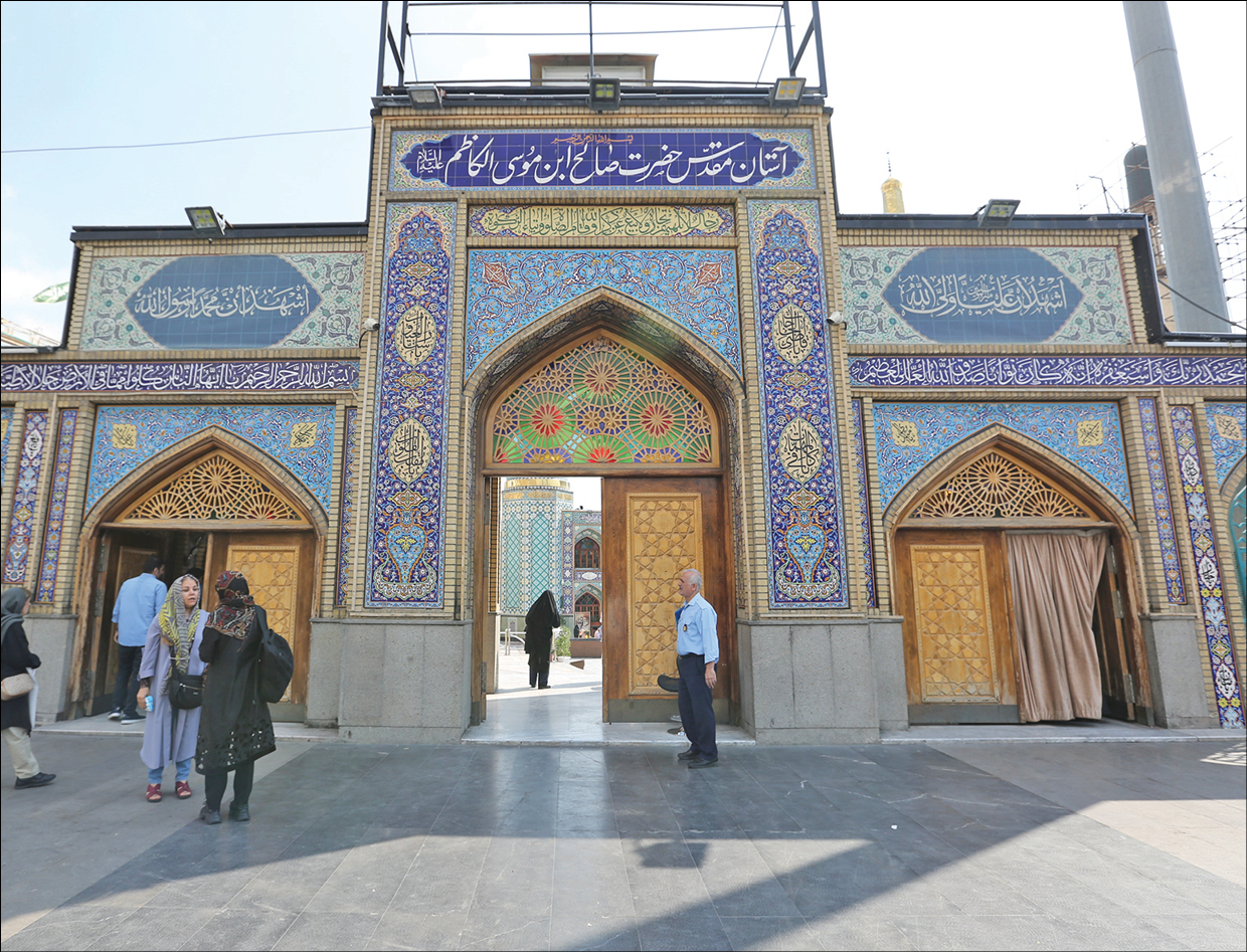 سالمندان می‌توانند با انتخاب تورهای گردشگری، دسته‌جمعی تفریح کنند