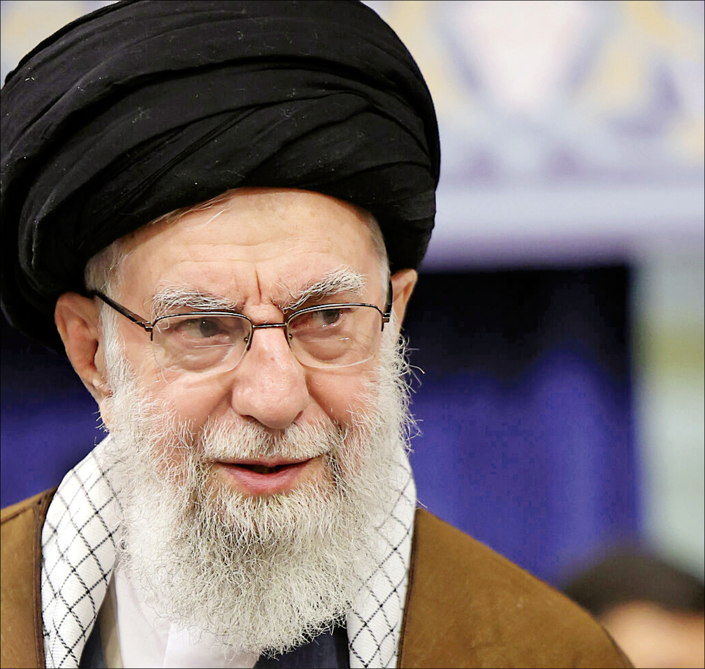 رهبر انقلاب: جوان ایرانی می‌تواند در قله قرار‌گیرد