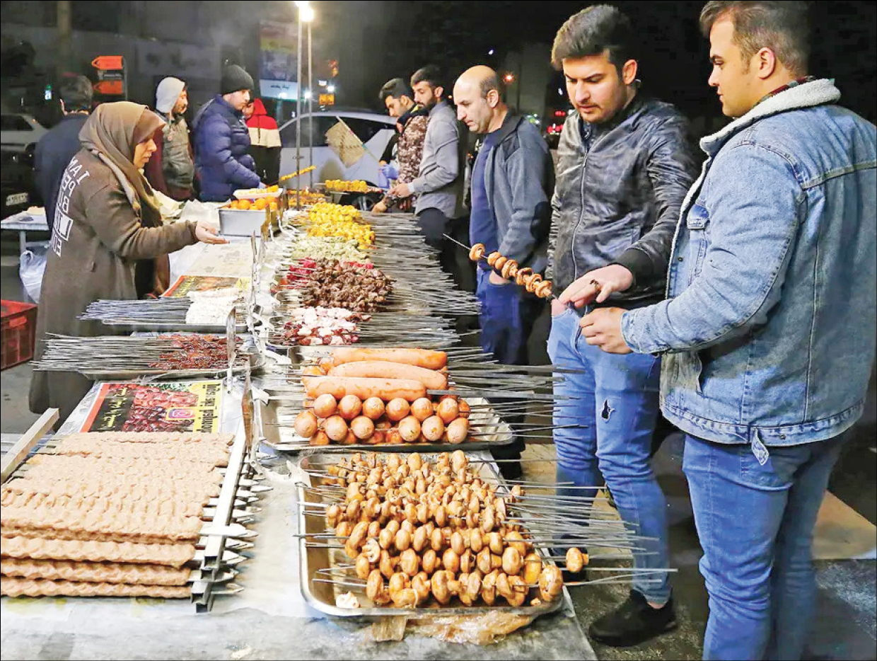 لذیذترین غذاهای ایرانی و فرنگی در این خیابان‌ها عرضه می‌شود