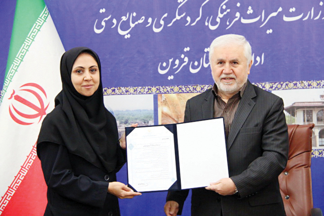 اولین زن مدیرکل استانی میراث‌فرهنگی حکم گرفت