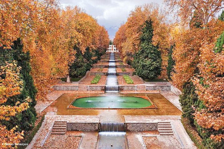 سلطنت پاییز در بهشت کویر