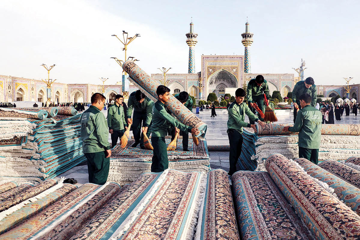 خادمان گمنام خورشید