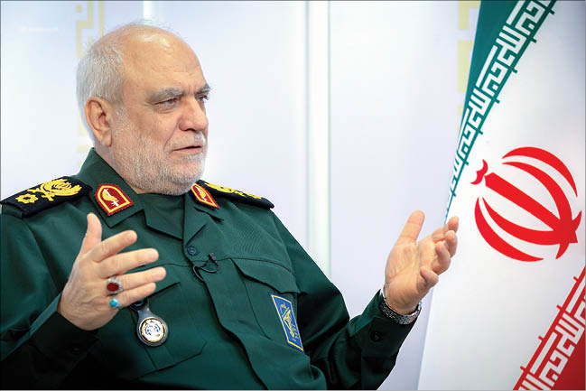 سردار مجید خادمی،‌ رئیس سازمان اطلاعات سپاه در گفت‌وگو با رسانه KHAMENEI.IR تشریح کرد‌